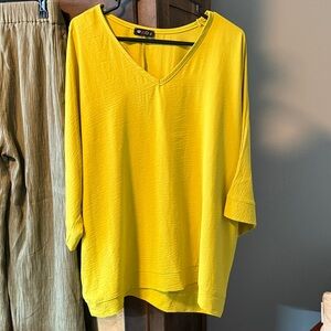 Yellow V-Neck Women's Top 2XL Gently Used